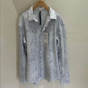 Lululemon Men’s White and Gray Button-Up Shirt